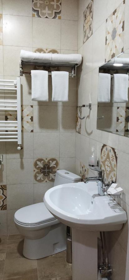 Vere Corner Hotel Tbilisi Esterno foto
