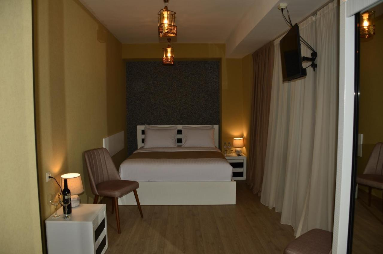 Vere Corner Hotel Tbilisi Esterno foto